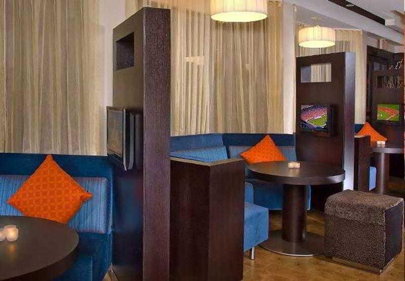 Готель Courtyard By Marriott Лансинг Ресторан фото